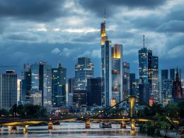 Banken halten sich wegen der Wirtschaftsflaute mit Krediten zurück. (Symbolbild)