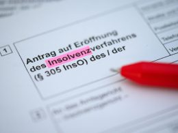 Nach Angaben des Dienstleisters Crif ist die Zahl der Privatinsolvenzen 2025 in Deutschland gestiegen. (Symbolbild)